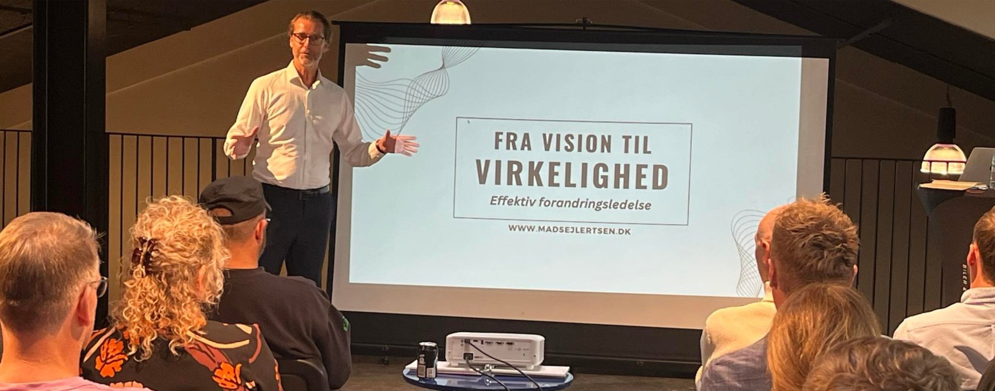 Mads Ejlertsen holder foredrag